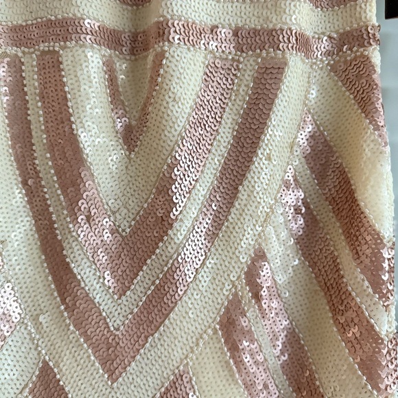 Verte Elegant Sequin Dress in Gold and Cream - Picture 3 of 6